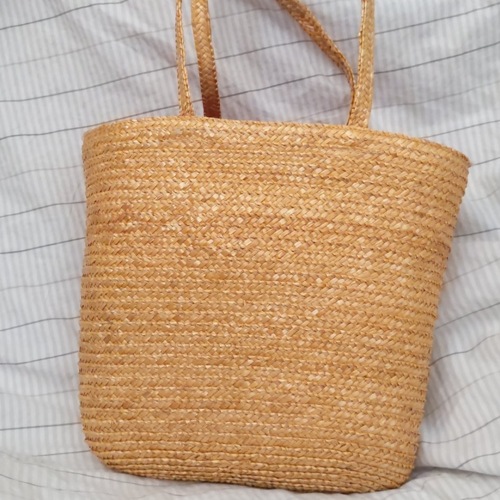 Woven bag for casual or beach use.